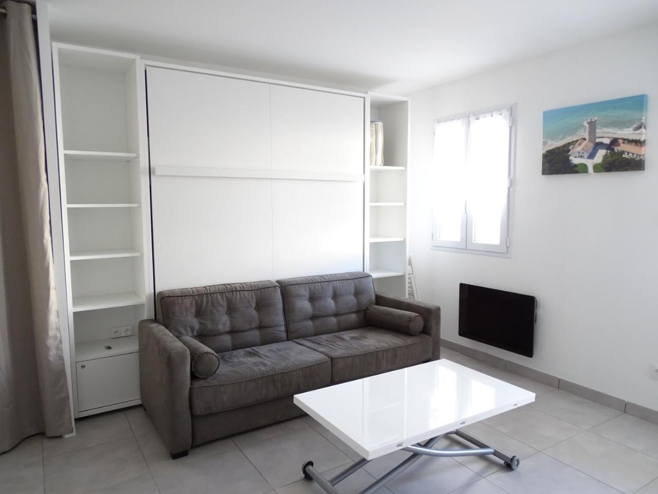 Studio Carline La Flotte Luaran gambar