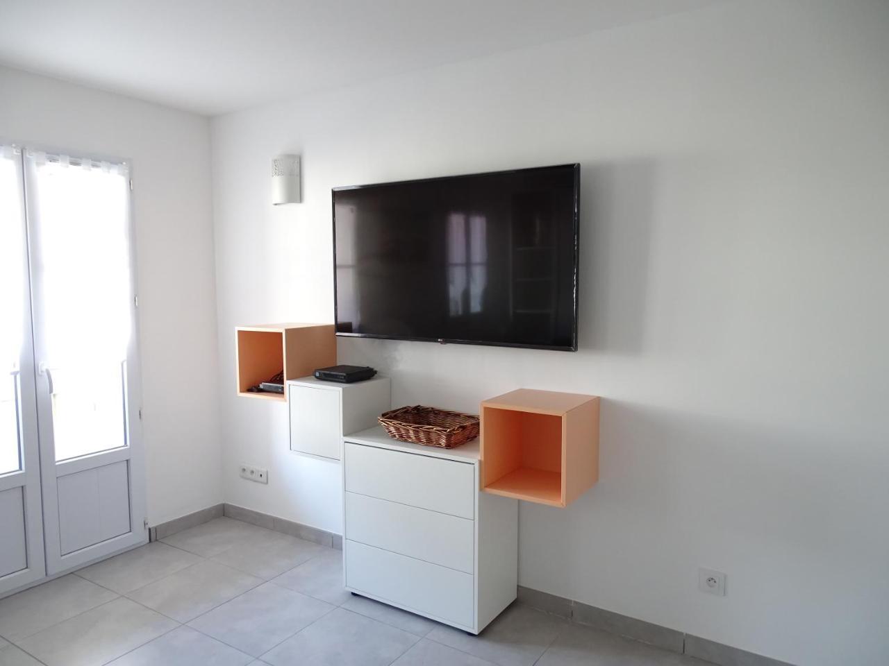 Studio Carline La Flotte Luaran gambar